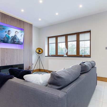 Boutique Green Acre Views Slough Bagian luar foto