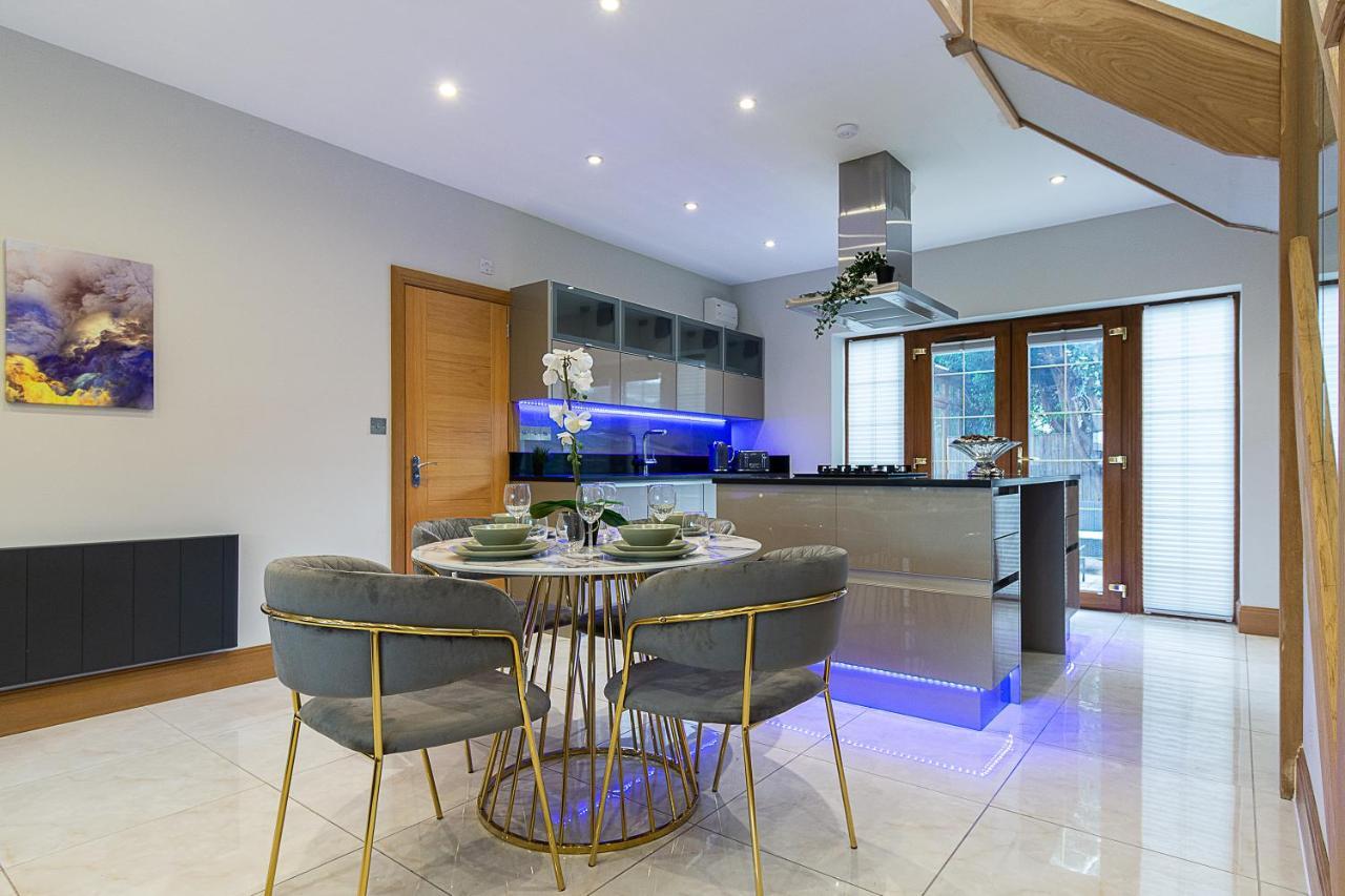 Boutique Green Acre Views Slough Bagian luar foto